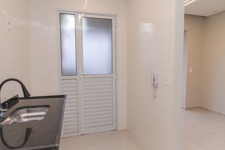 Cozinha de apartamento para alugar com 2 quartos, 43m² em Jardim Maringa, São Paulo