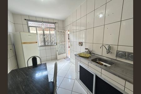 Casa para alugar com 200m², 2 quartos e 2 vagasCozinha