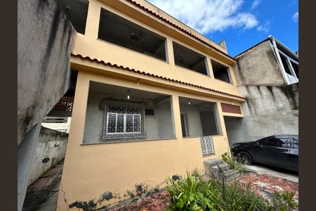 Casa para alugar com 200m², 2 quartos e 2 vagasFachada