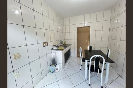 Casa para alugar com 200m², 2 quartos e 2 vagasCozinha