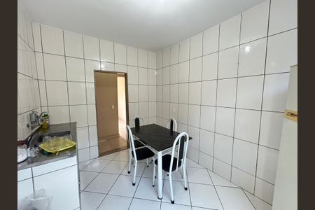 Casa para alugar com 200m², 2 quartos e 2 vagasCozinha