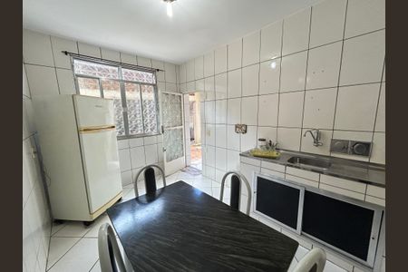 Casa para alugar com 200m², 2 quartos e 2 vagasCozinha