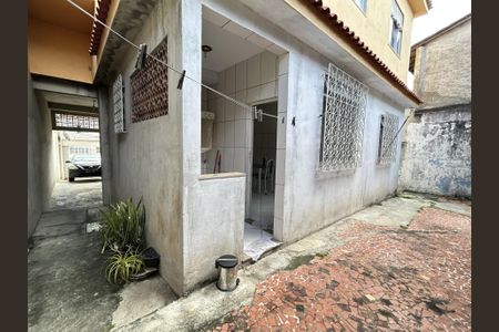 Casa para alugar com 200m², 2 quartos e 2 vagasFachada