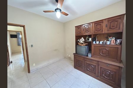 Casa para alugar com 200m², 2 quartos e 2 vagasQuarto 