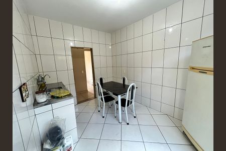 Casa para alugar com 200m², 2 quartos e 2 vagasCozinha