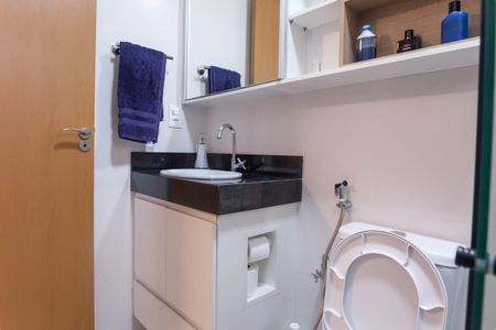 Apartamento à venda com 60m², 2 quartos e 2 vagasBanheiro suite 2