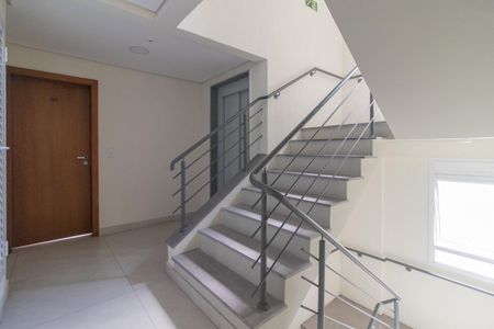 Apartamento para alugar com 75m², 3 quartos e 1 vaga Apartamento para alugar com 75m², 3 quartos e 1 vagaEscadas