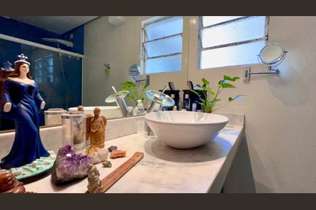 Apartamento à venda com 95m², 2 quartos e sem vagaBanheiro da Suíte