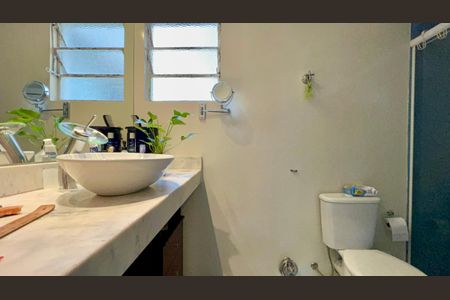 Apartamento à venda com 95m², 2 quartos e sem vagaBanheiro da Suíte