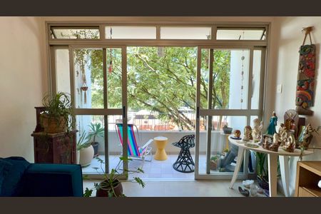 Apartamento à venda com 95m², 2 quartos e sem vagaVaranda