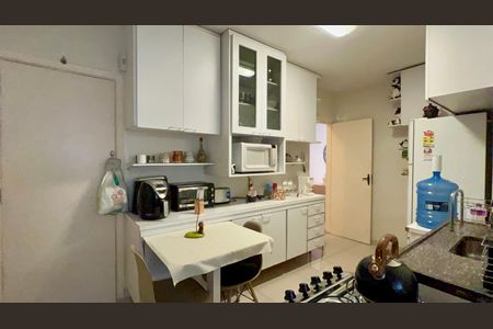 Apartamento à venda com 95m², 2 quartos e sem vagaCozinha