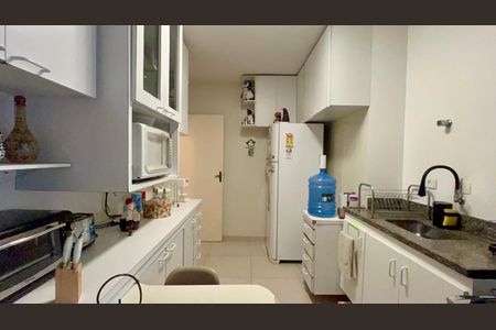 Apartamento à venda com 95m², 2 quartos e sem vagaCozinha