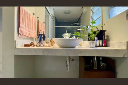 Apartamento à venda com 95m², 2 quartos e sem vagaBanheiro da Suíte