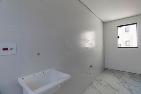 Apartamento à venda com 48m², 2 quartos e sem vaga Apartamento à venda com 48m², 2 quartos e sem vagaCozinha e Área de Serviço