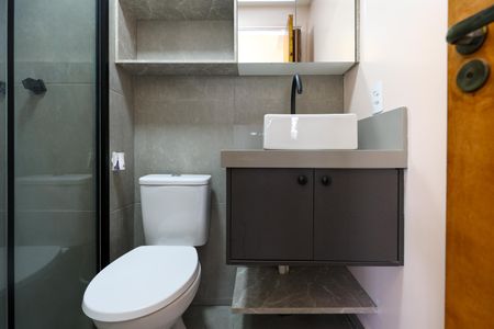 Apartamento à venda com 35m², 2 quartos e 1 vaga Apartamento à venda com 35m², 2 quartos e 1 vagaBanheiro