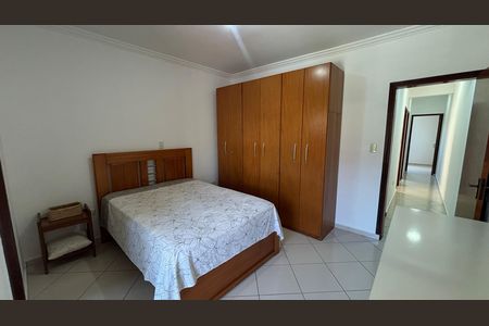 Casa à venda com 126m², 3 quartos e 2 vagas Casa à venda com 126m², 3 quartos e 2 vagassuite