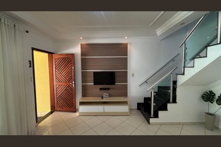 Casa à venda com 126m², 3 quartos e 2 vagas Casa à venda com 126m², 3 quartos e 2 vagasSala