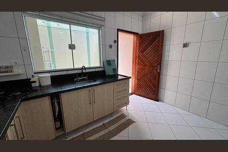 Casa à venda com 126m², 3 quartos e 2 vagas Casa à venda com 126m², 3 quartos e 2 vagasCozinha