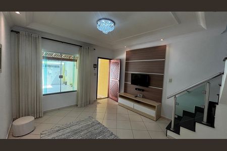 Casa à venda com 126m², 3 quartos e 2 vagas Casa à venda com 126m², 3 quartos e 2 vagasSala