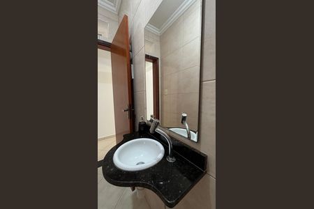 Casa à venda com 126m², 3 quartos e 2 vagas Casa à venda com 126m², 3 quartos e 2 vagasLavabo
