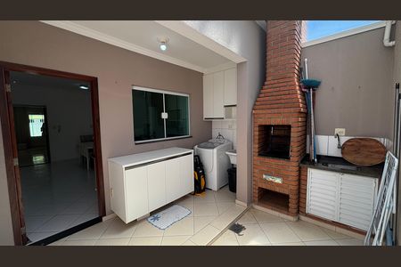 Casa à venda com 126m², 3 quartos e 2 vagas Casa à venda com 126m², 3 quartos e 2 vagasÁrea de Serviço