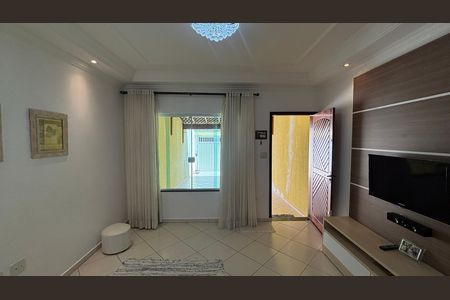 Casa à venda com 126m², 3 quartos e 2 vagas Casa à venda com 126m², 3 quartos e 2 vagasSala