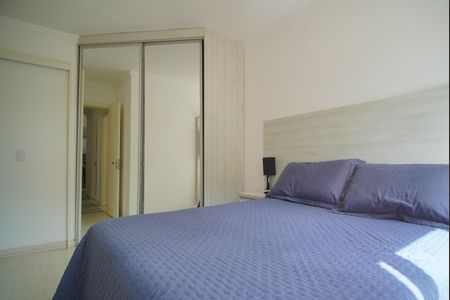 Suíte de apartamento à venda com 3 quartos, 79m² em Jardim Sabará, Porto Alegre