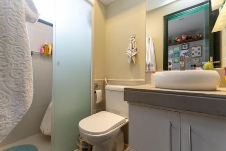 Apartamento à venda com 158m², 3 quartos e 3 vagasBanheiro do quarto 2 Suíte