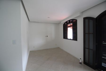 Sala de casa de condomínio para alugar com 2 quartos, 75m² em Taquara, Rio de Janeiro