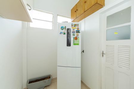 Apartamento para alugar com 72m², 2 quartos e sem vagaQUARTO E BANHO DE EMPREGADA