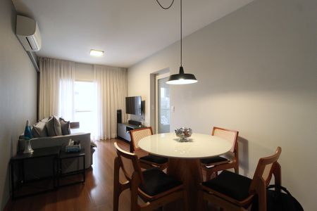 Sala de apartamento para alugar com 2 quartos, 74m² em Indianópolis, São Paulo