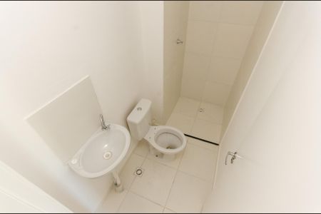 Apartamento para alugar com 28m², 2 quartos e sem vaga Apartamento para alugar com 28m², 2 quartos e sem vagaBanheiro