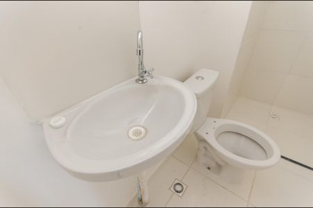 Apartamento para alugar com 28m², 2 quartos e sem vaga Apartamento para alugar com 28m², 2 quartos e sem vagaBanheiro