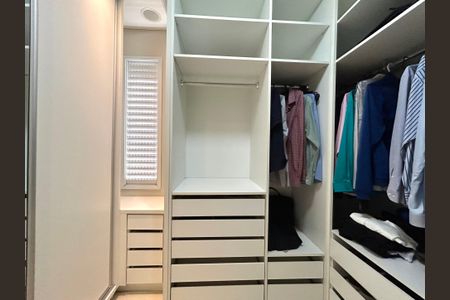 Casa para alugar com 230m², 2 quartos e 3 vagasSuíte closet 