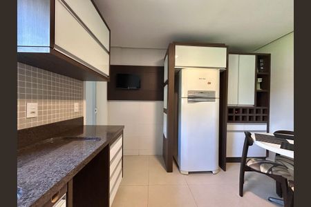 Casa para alugar com 230m², 2 quartos e 3 vagasCozinha 