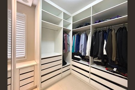 Casa para alugar com 230m², 2 quartos e 3 vagasSuíte closet 