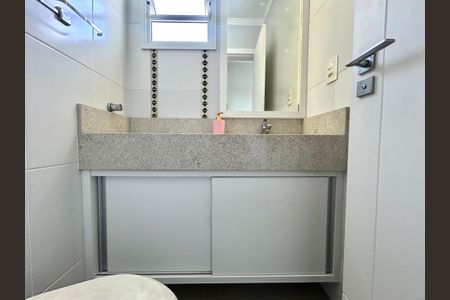 Casa para alugar com 230m², 2 quartos e 3 vagasBanheiro área de serviço 