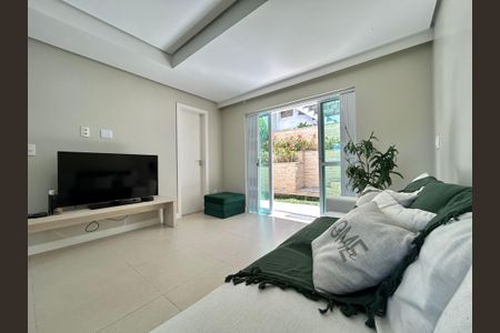 Casa para alugar com 230m², 2 quartos e 3 vagasSala 