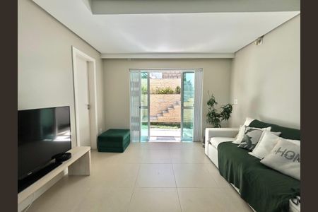 Casa para alugar com 230m², 2 quartos e 3 vagasSala 