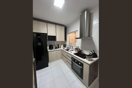 Casa à venda com 52m², 2 quartos e 1 vaga