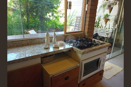 Casa à venda com 3 quartos, 231m² em Vila Monumento, São Paulo