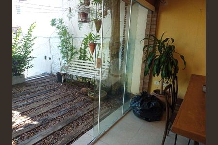 Casa à venda com 3 quartos, 231m² em Vila Monumento, São Paulo