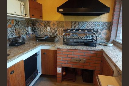 Casa à venda com 3 quartos, 231m² em Vila Monumento, São Paulo