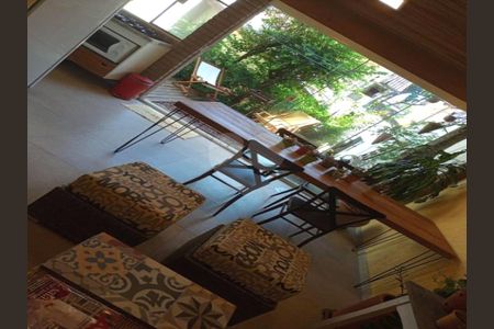 Casa à venda com 3 quartos, 231m² em Vila Monumento, São Paulo