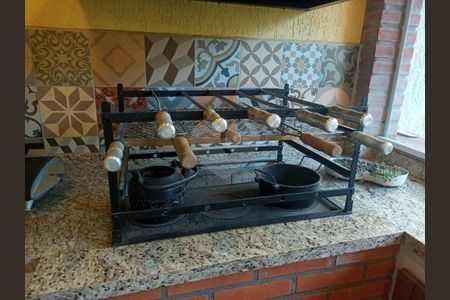 Casa à venda com 3 quartos, 231m² em Vila Monumento, São Paulo