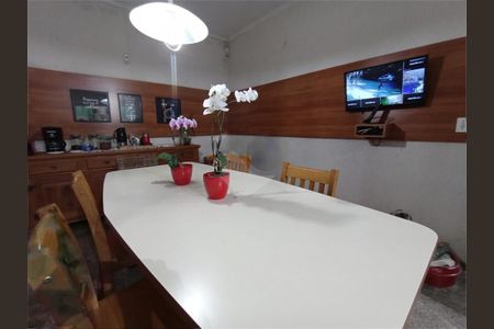 Casa à venda com 4 quartos, 1000m² em Vila Irmaos Arnoni, São Paulo