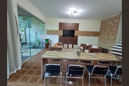 Casa à venda com 4 quartos, 1000m² em Vila Irmaos Arnoni, São Paulo