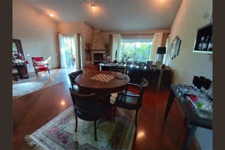 Casa à venda com 4 quartos, 1000m² em Vila Irmaos Arnoni, São Paulo