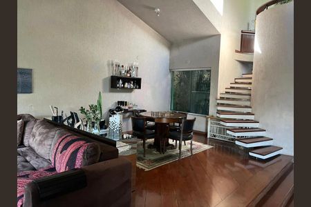 Casa à venda com 4 quartos, 1000m² em Vila Irmaos Arnoni, São Paulo