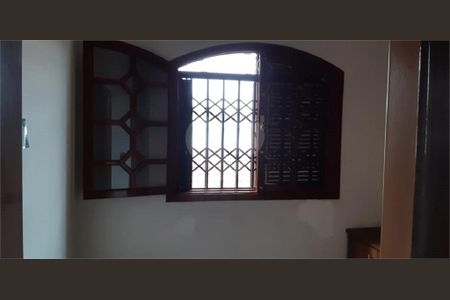 Casa à venda com 3 quartos, 254m² em Remédios, Osasco